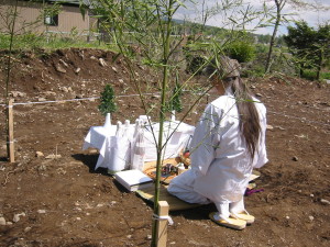 神主さんをお招きしての地鎮祭